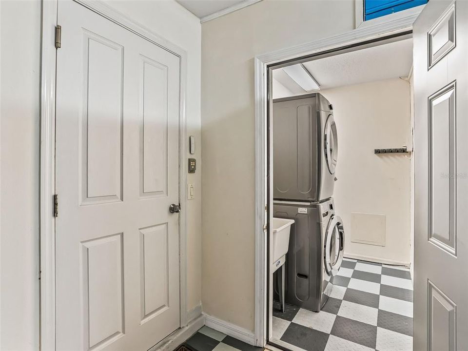 For Sale: $329,900 (3 beds, 2 baths, 1513 Square Feet)