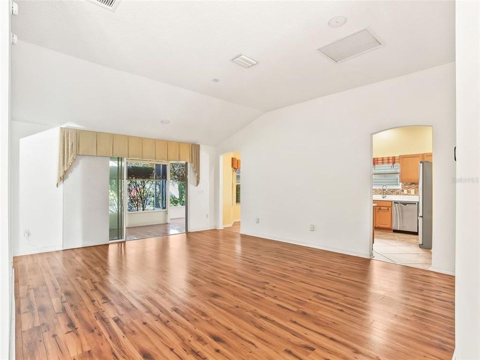 For Sale: $329,900 (3 beds, 2 baths, 1513 Square Feet)