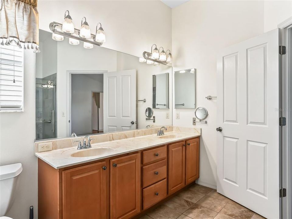 For Sale: $329,900 (3 beds, 2 baths, 1513 Square Feet)