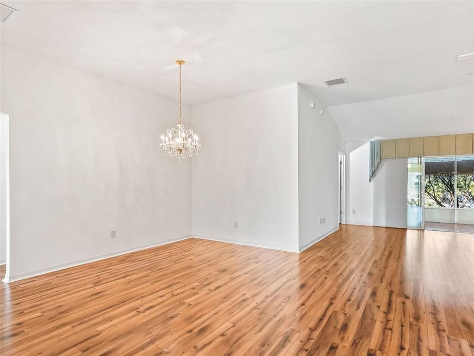 For Sale: $329,900 (3 beds, 2 baths, 1513 Square Feet)