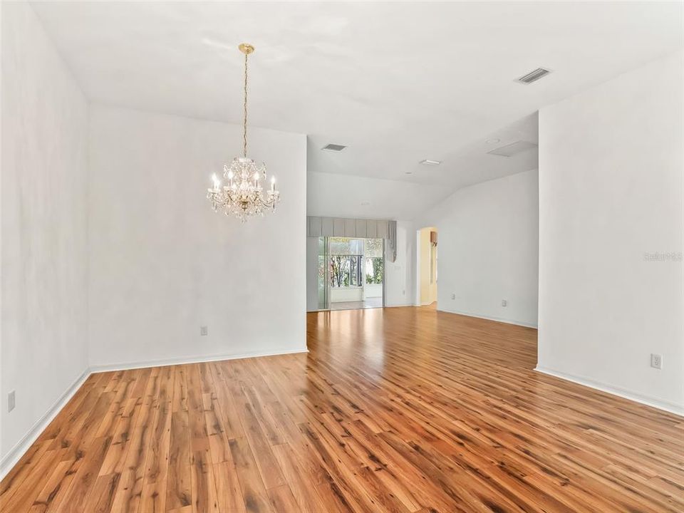 For Sale: $329,900 (3 beds, 2 baths, 1513 Square Feet)