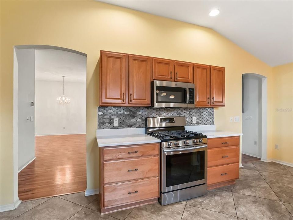 For Sale: $329,900 (3 beds, 2 baths, 1513 Square Feet)