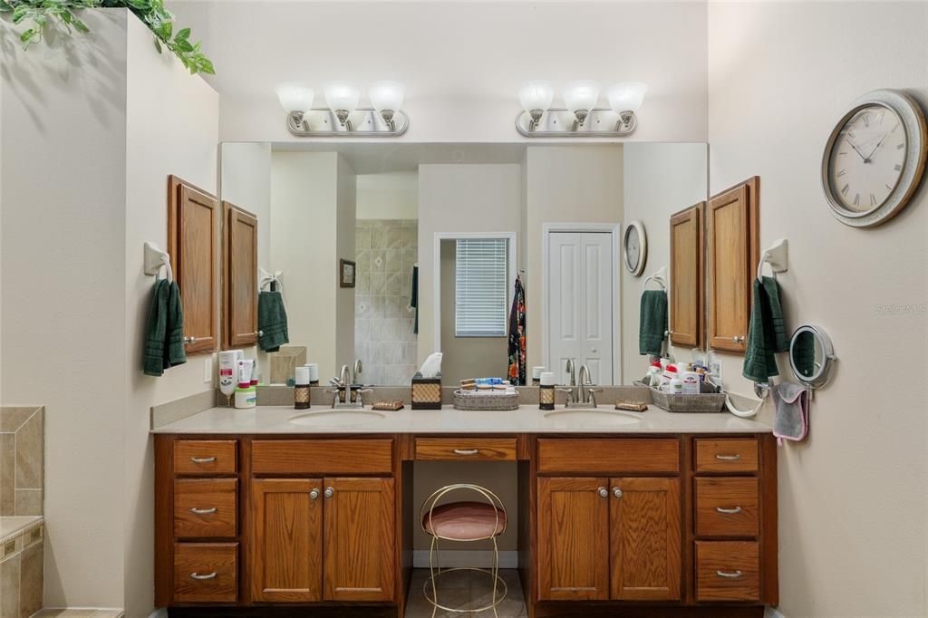 待售: $549,900 (3 贝兹, 2 浴室, 2439 平方英尺)