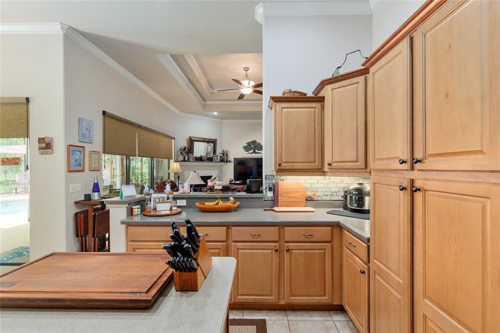 待售: $549,900 (3 贝兹, 2 浴室, 2439 平方英尺)