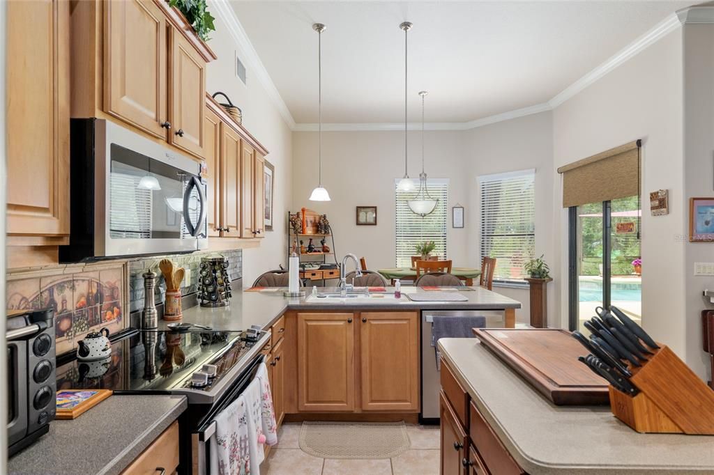 待售: $549,900 (3 贝兹, 2 浴室, 2439 平方英尺)