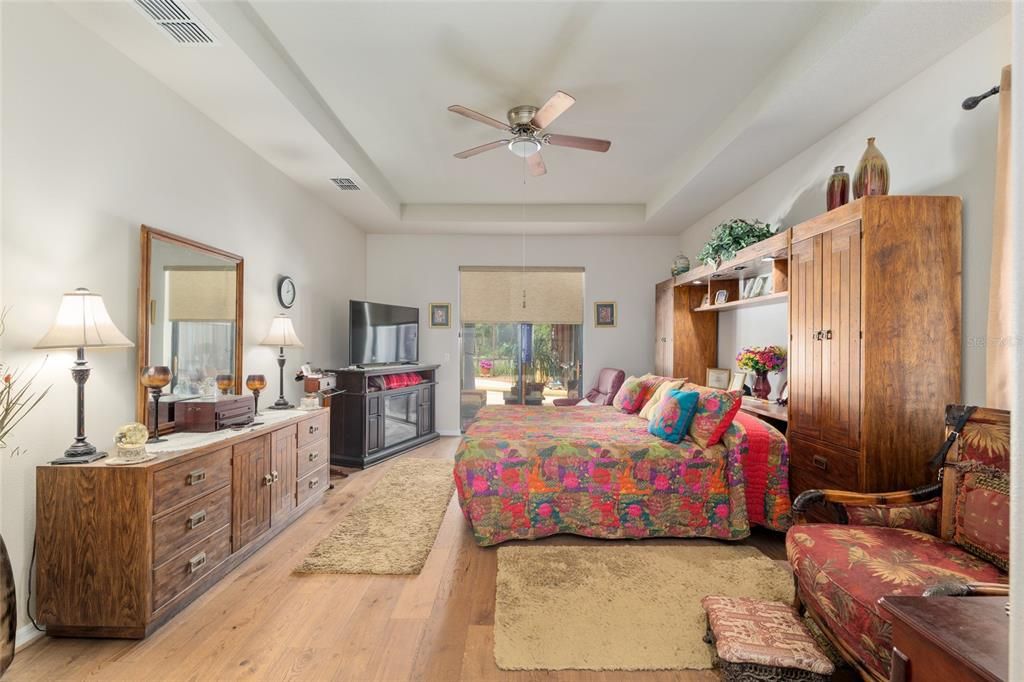 待售: $549,900 (3 贝兹, 2 浴室, 2439 平方英尺)