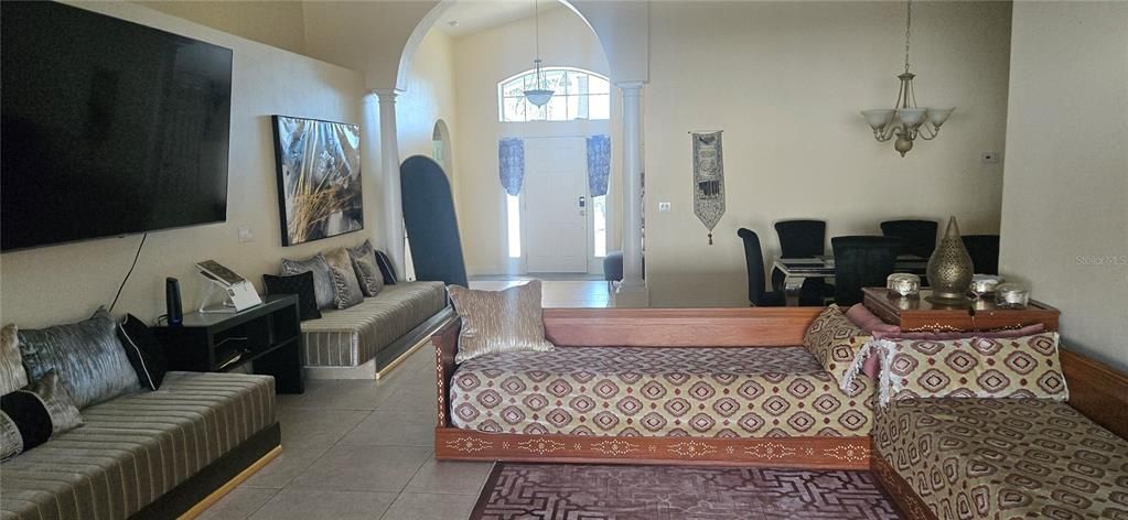 For Sale: $335,000 (3 beds, 2 baths, 1856 Square Feet)