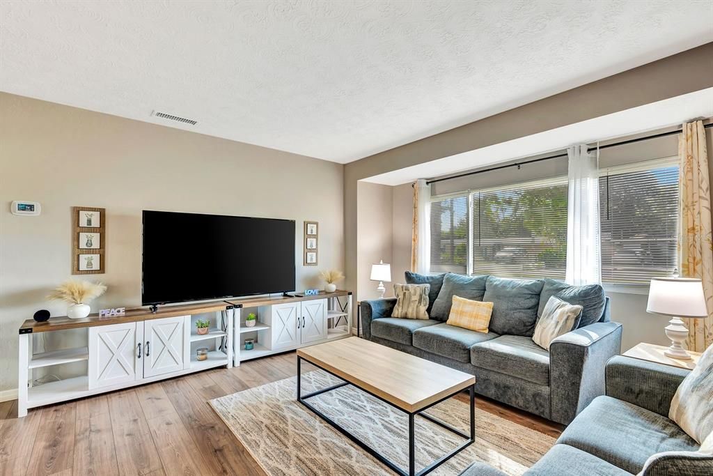 For Sale: $479,000 (3 beds, 2 baths, 1520 Square Feet)