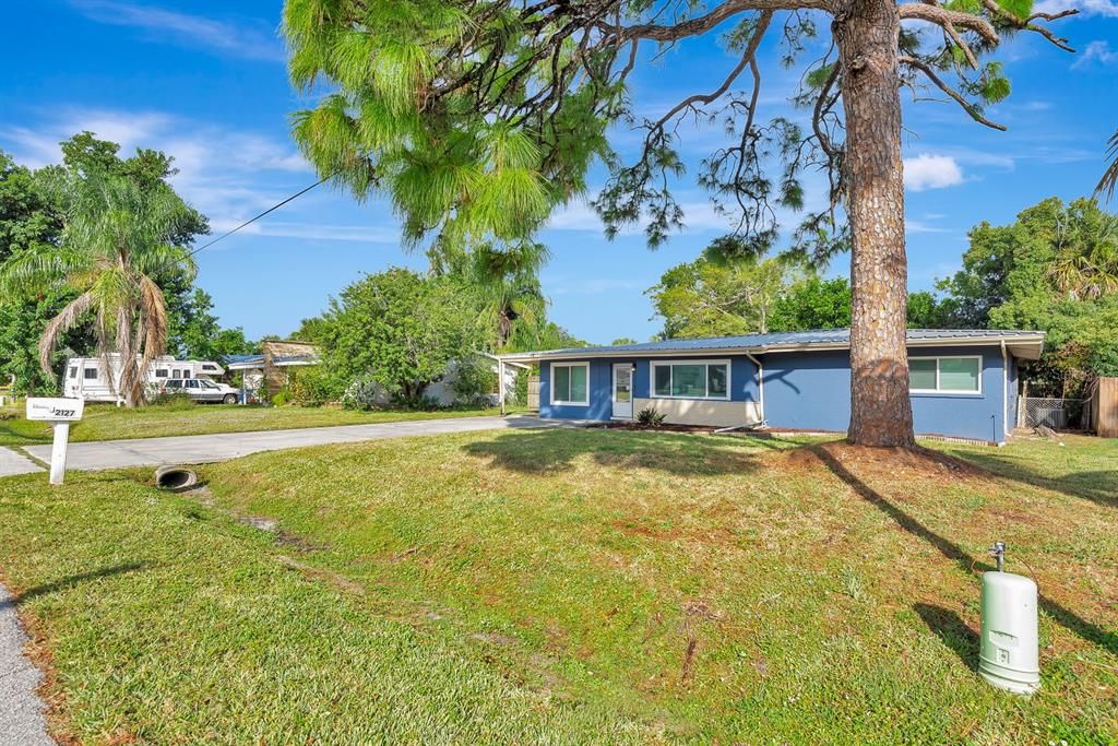 For Sale: $479,000 (3 beds, 2 baths, 1520 Square Feet)