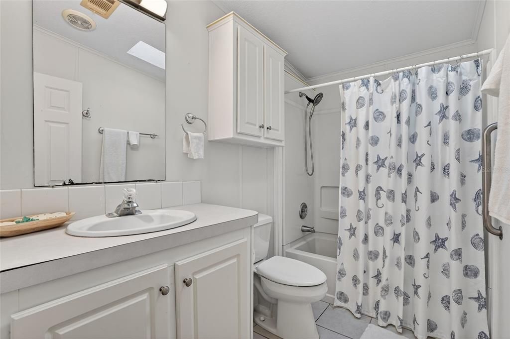 待售: $239,000 (3 贝兹, 2 浴室, 1560 平方英尺)