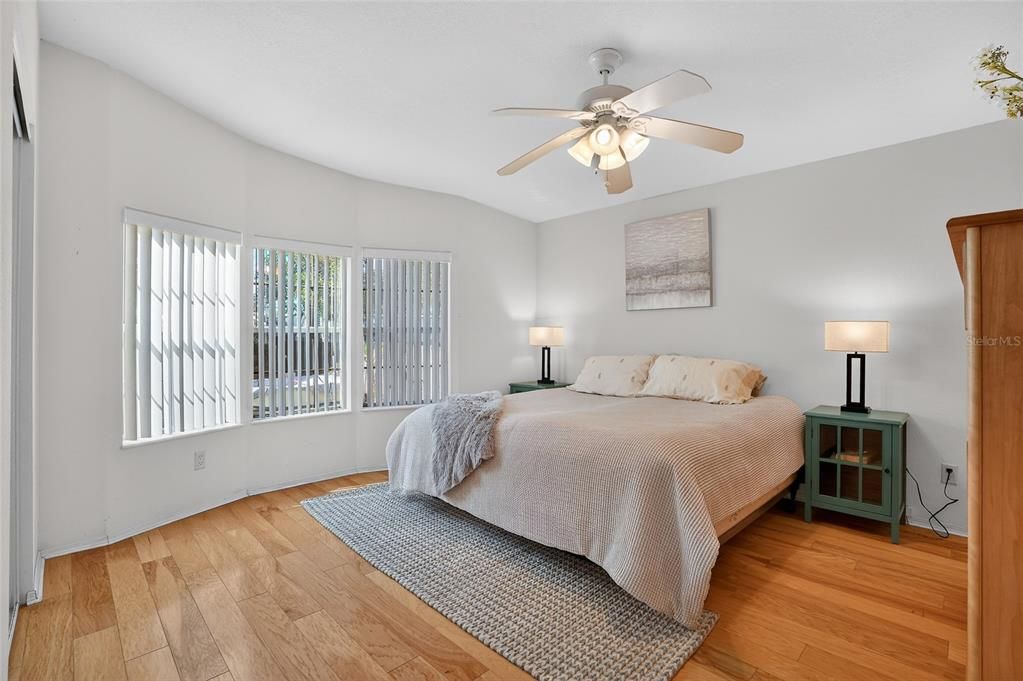 待售: $239,000 (3 贝兹, 2 浴室, 1560 平方英尺)