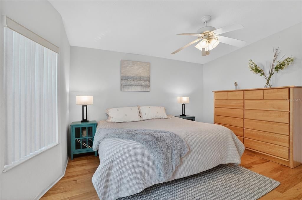 待售: $239,000 (3 贝兹, 2 浴室, 1560 平方英尺)