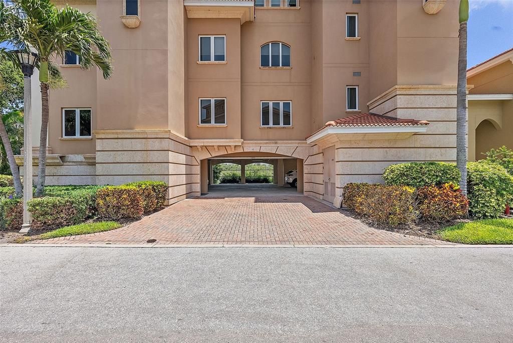 En Venta: $1,199,000 (3 camas, 3 baños, 2799 Pies cuadrados)