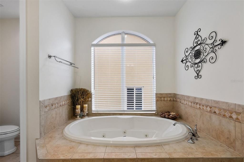 En Venta: $1,199,000 (3 camas, 3 baños, 2799 Pies cuadrados)