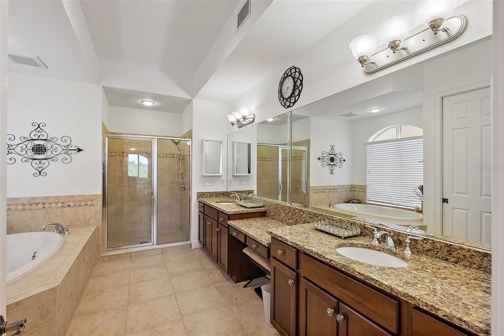 En Venta: $1,199,000 (3 camas, 3 baños, 2799 Pies cuadrados)