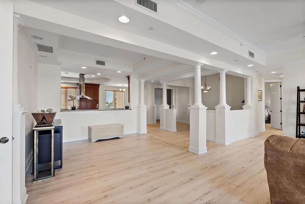 En Venta: $1,199,000 (3 camas, 3 baños, 2799 Pies cuadrados)