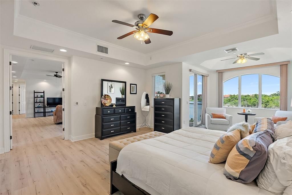 En Venta: $1,199,000 (3 camas, 3 baños, 2799 Pies cuadrados)