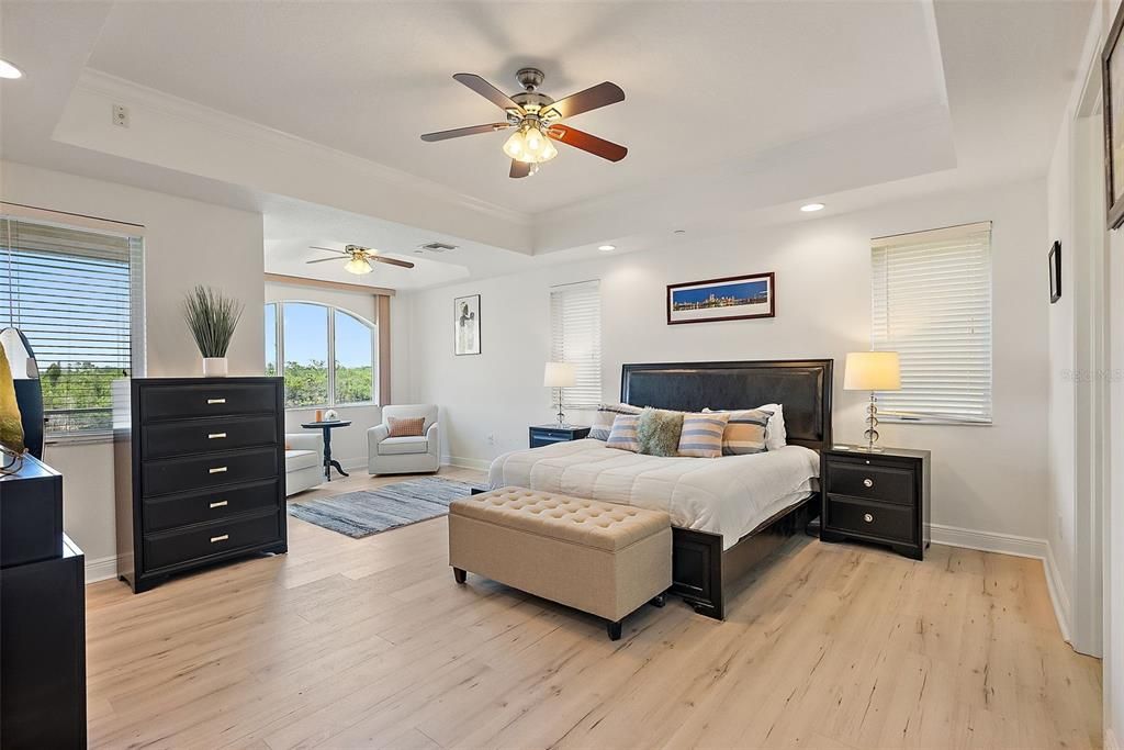 En Venta: $1,199,000 (3 camas, 3 baños, 2799 Pies cuadrados)