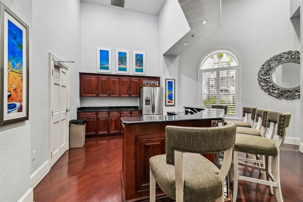 For Rent: $2,450 (2 beds, 2 baths, 1184 Square Feet)