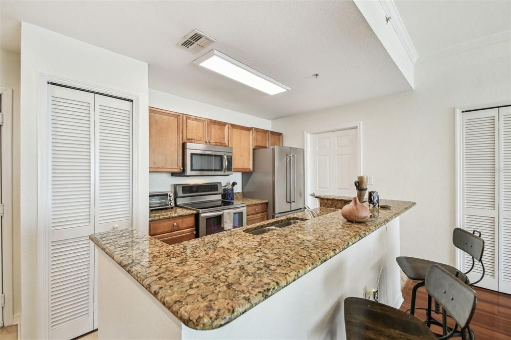 For Rent: $2,450 (2 beds, 2 baths, 1184 Square Feet)