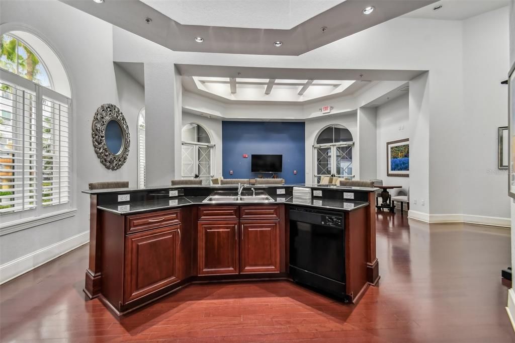 For Rent: $2,450 (2 beds, 2 baths, 1184 Square Feet)