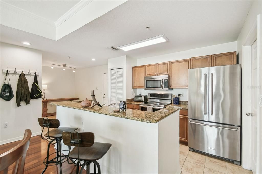 For Rent: $2,450 (2 beds, 2 baths, 1184 Square Feet)