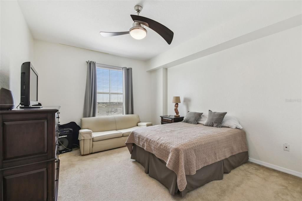 For Rent: $2,450 (2 beds, 2 baths, 1184 Square Feet)