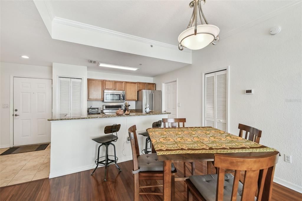 For Rent: $2,450 (2 beds, 2 baths, 1184 Square Feet)