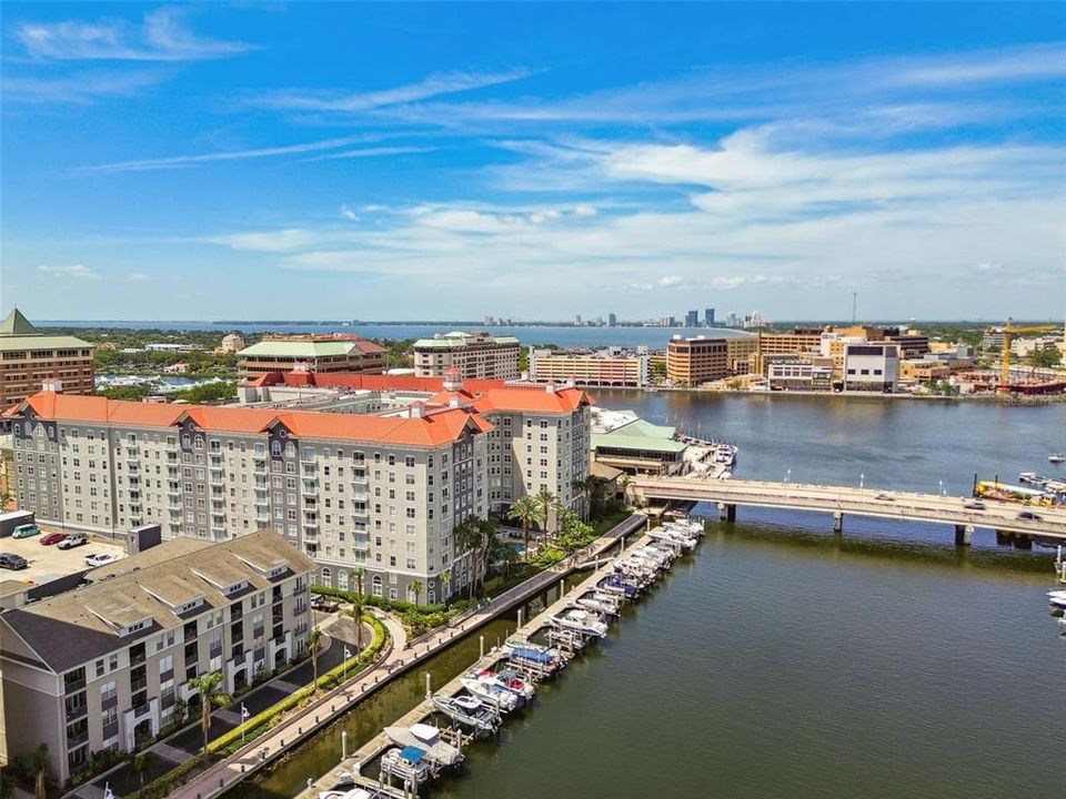 For Rent: $2,450 (2 beds, 2 baths, 1184 Square Feet)