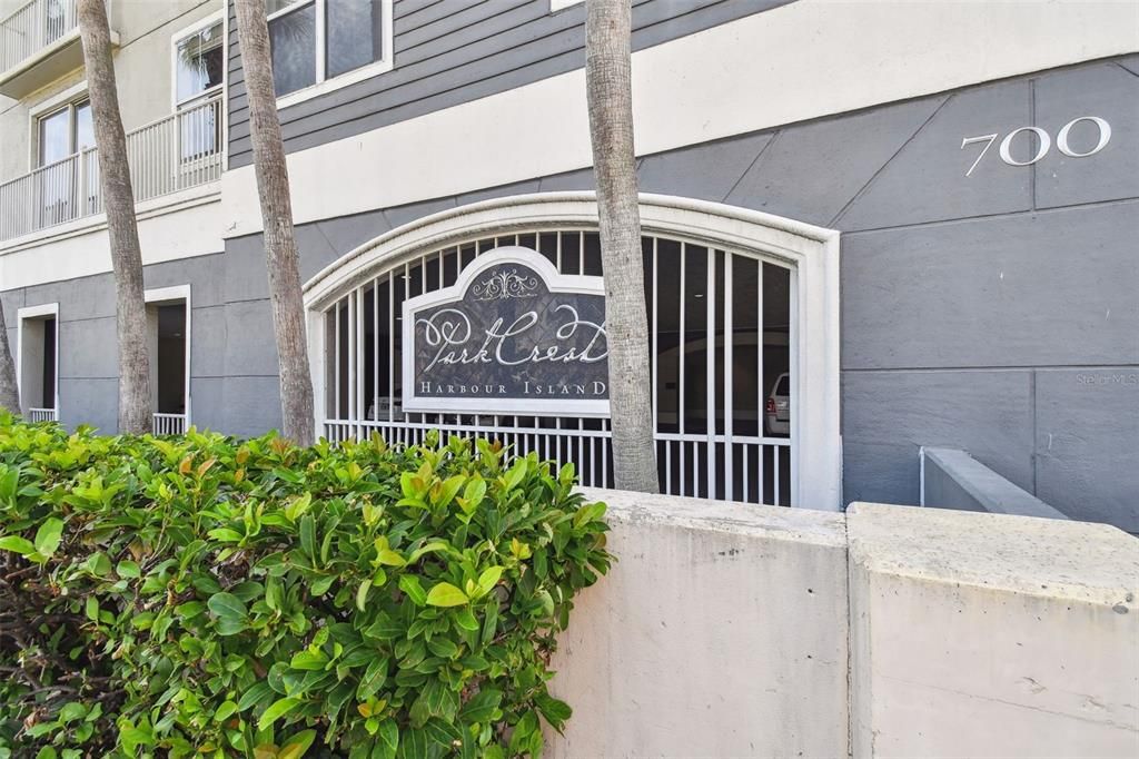 For Rent: $2,450 (2 beds, 2 baths, 1184 Square Feet)