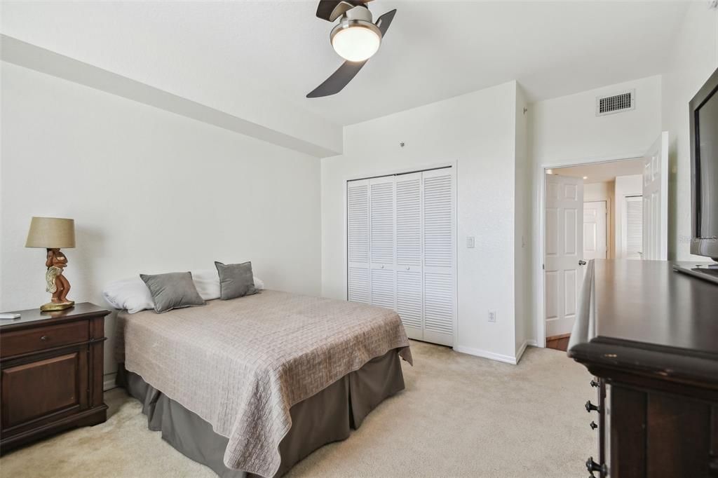 For Rent: $2,450 (2 beds, 2 baths, 1184 Square Feet)