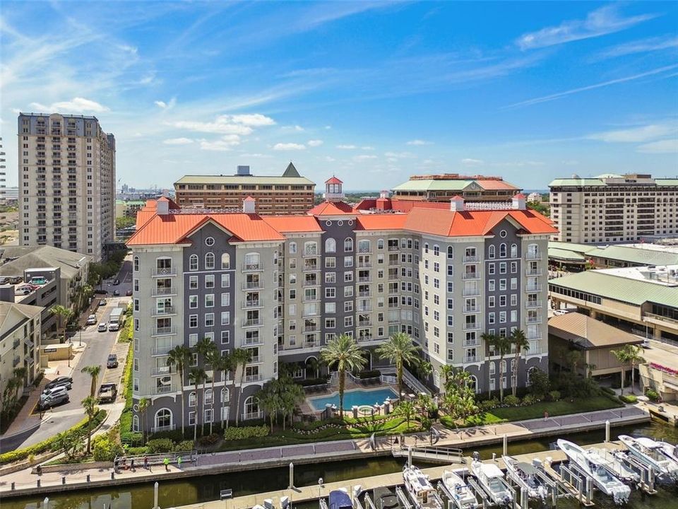 For Rent: $2,450 (2 beds, 2 baths, 1184 Square Feet)