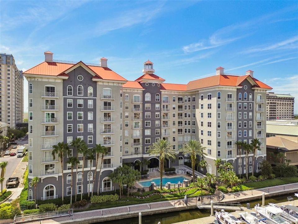 For Rent: $2,450 (2 beds, 2 baths, 1184 Square Feet)