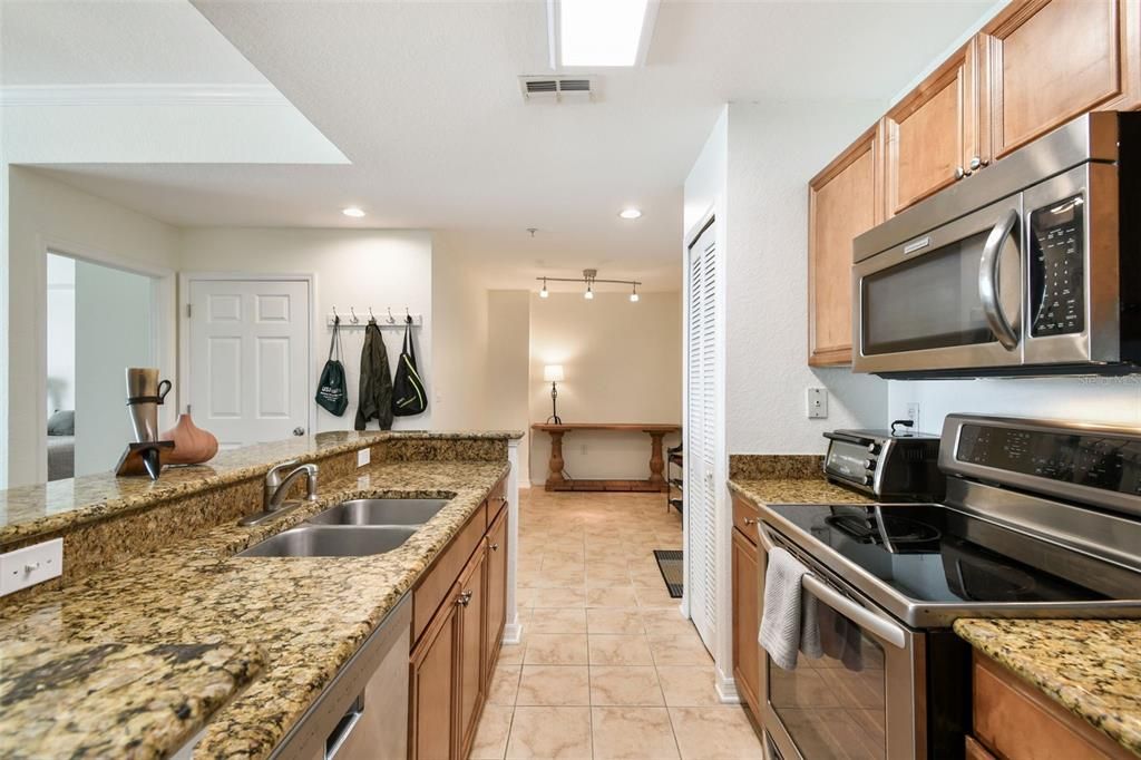 For Rent: $2,450 (2 beds, 2 baths, 1184 Square Feet)