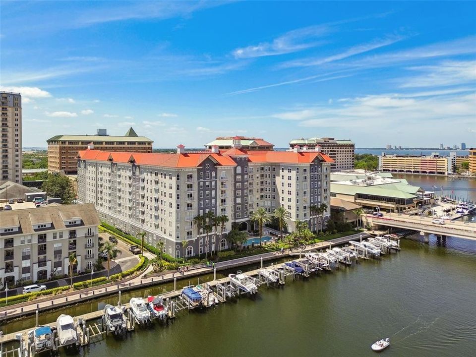 For Rent: $2,450 (2 beds, 2 baths, 1184 Square Feet)