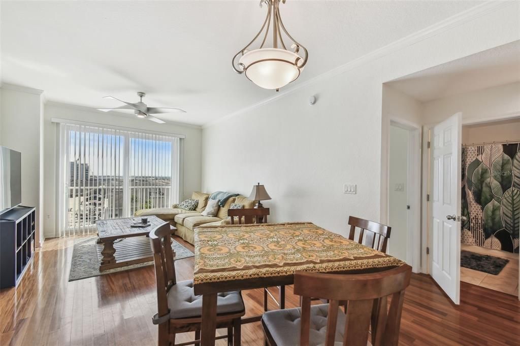 For Rent: $2,450 (2 beds, 2 baths, 1184 Square Feet)