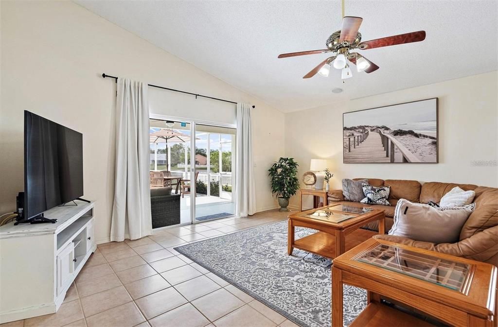 В аренду: $3,200 (3 спален, 2 ванн, 1832 Квадратных фут)