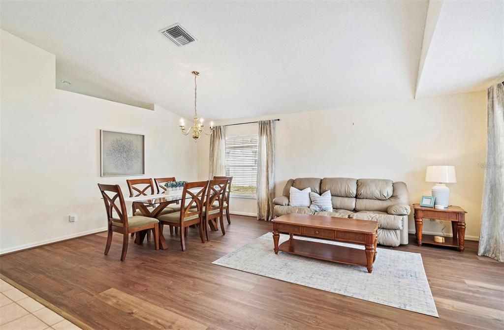 В аренду: $3,200 (3 спален, 2 ванн, 1832 Квадратных фут)