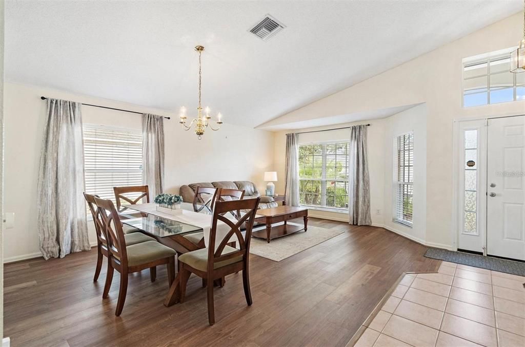 В аренду: $3,200 (3 спален, 2 ванн, 1832 Квадратных фут)