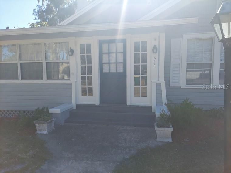 For Sale: $269,900 (3 beds, 2 baths, 1034 Square Feet)