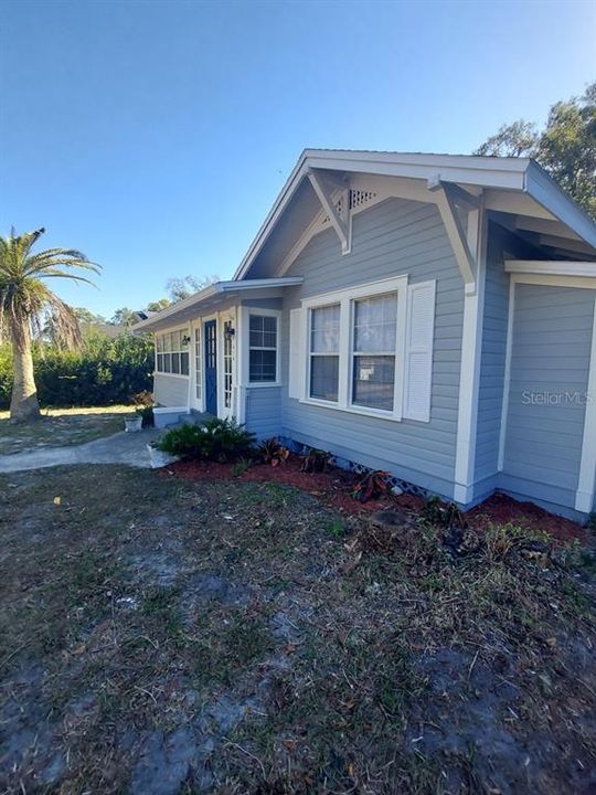 For Sale: $269,900 (3 beds, 2 baths, 1034 Square Feet)