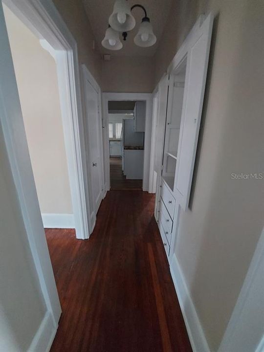 For Sale: $269,900 (3 beds, 2 baths, 1034 Square Feet)