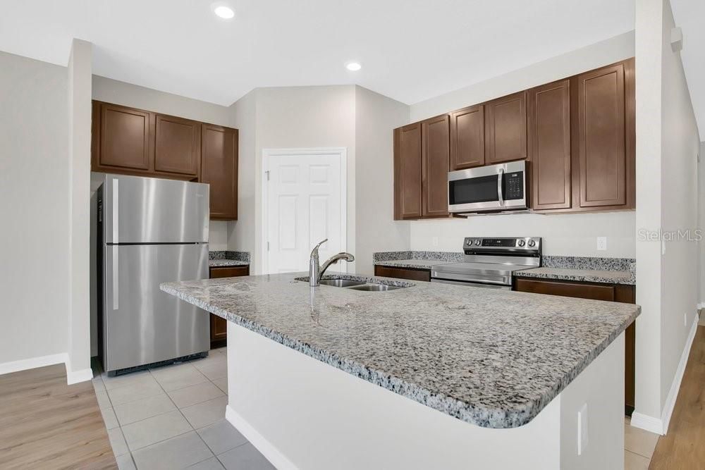 For Sale: $269,000 (3 beds, 2 baths, 1342 Square Feet)