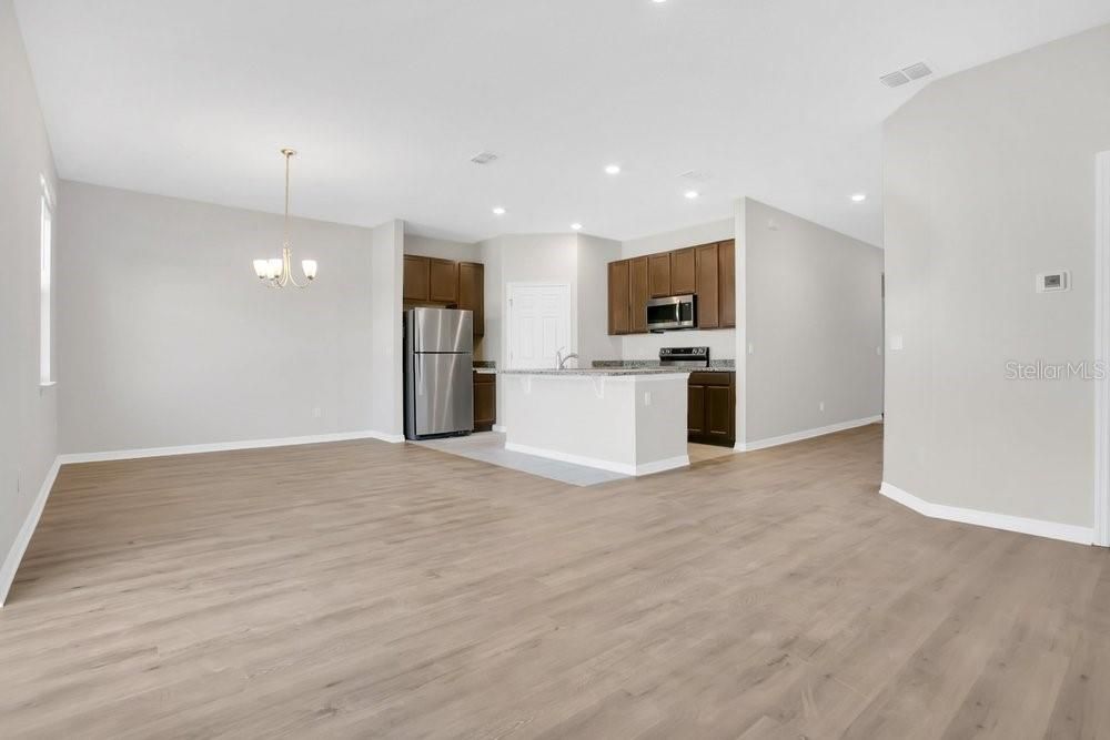 For Sale: $269,000 (3 beds, 2 baths, 1342 Square Feet)