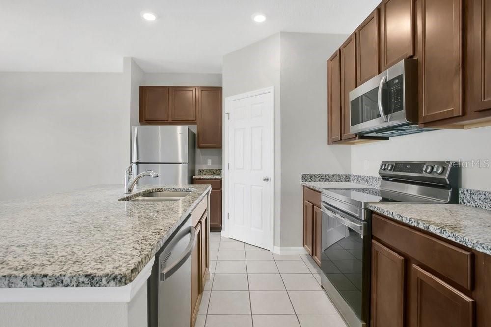 For Sale: $269,000 (3 beds, 2 baths, 1342 Square Feet)