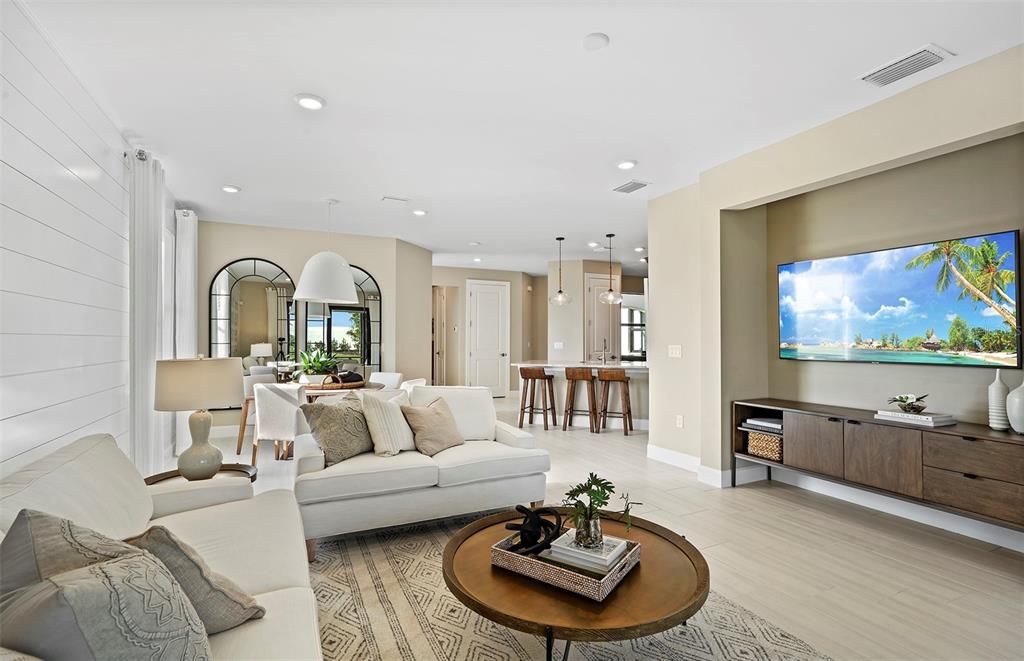 For Sale: $469,265 (2 beds, 2 baths, 1602 Square Feet)