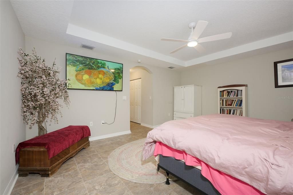 For Sale: $350,000 (4 beds, 2 baths, 2208 Square Feet)