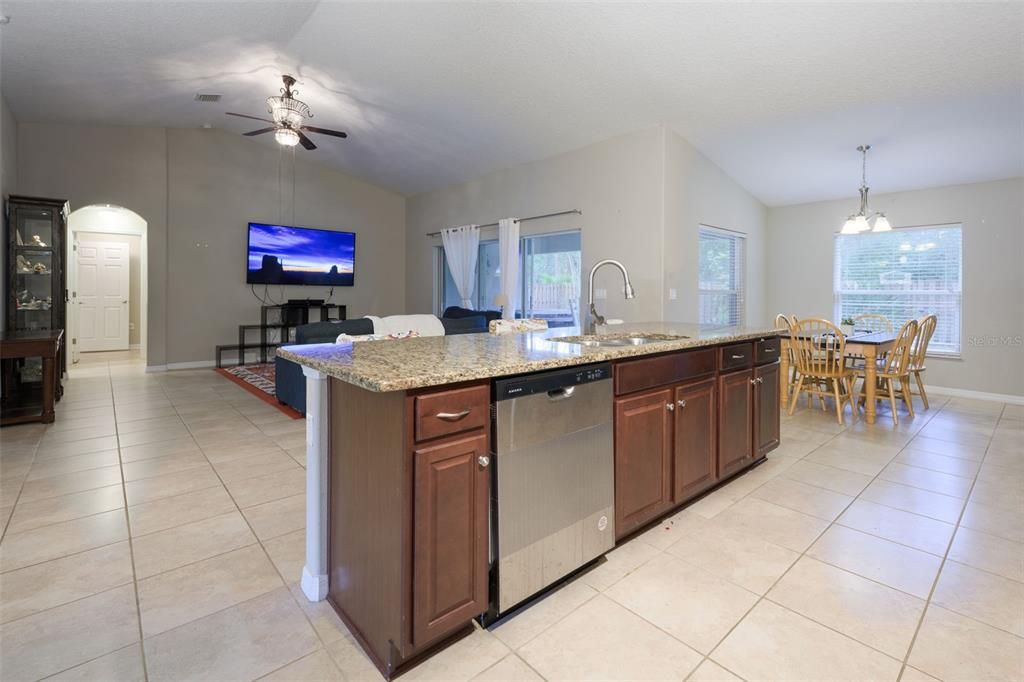 For Sale: $350,000 (4 beds, 2 baths, 2208 Square Feet)