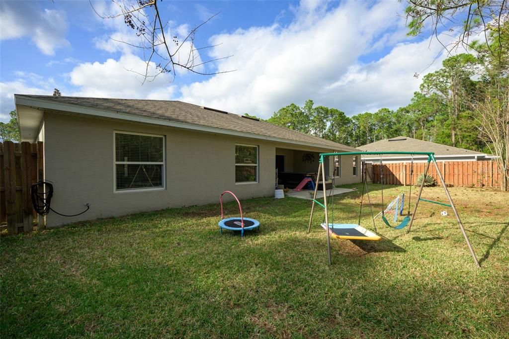 For Sale: $350,000 (4 beds, 2 baths, 2208 Square Feet)