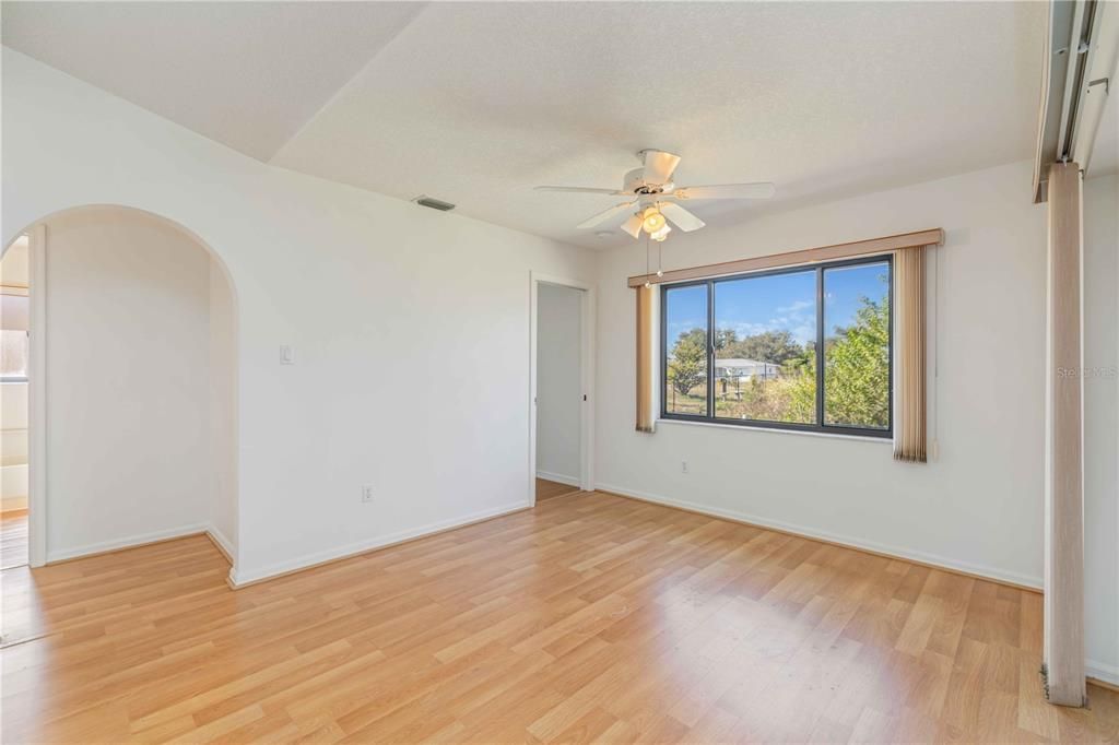 For Rent: $1,700 (3 beds, 2 baths, 1443 Square Feet)